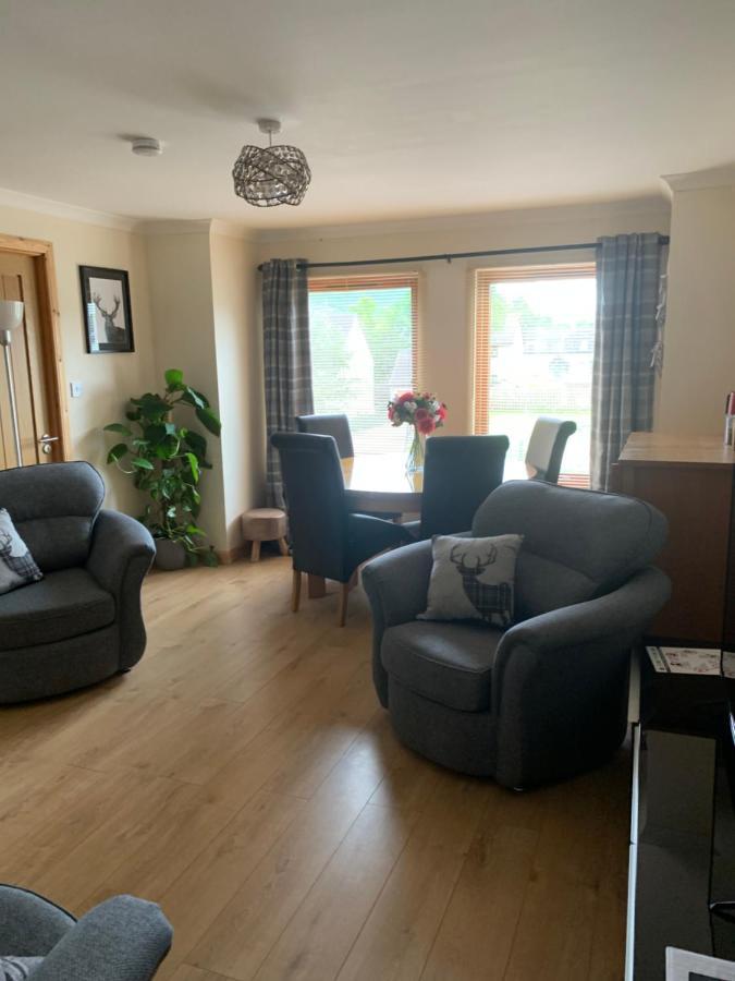 No 52 - Apartment With Lounge And Dining Area - No Kitchen Ullapool Exterior photo